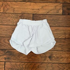 Lululemon lavender Hotty hot shorts